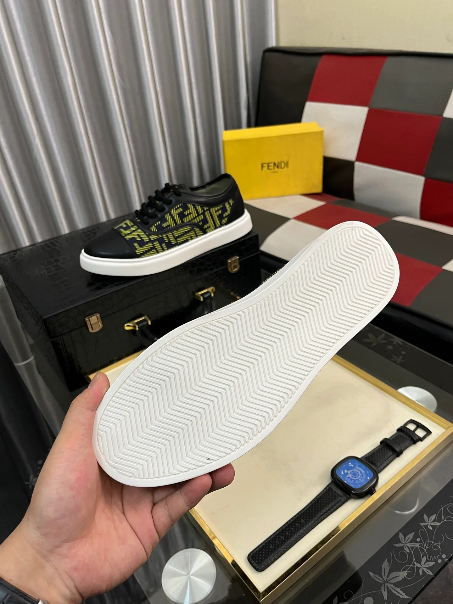 Men's Men's Shoes 💰400⌚️⌚️[Fendi] Fendi's latest casual shoes for men! Available at counters simultaneously! A one-to-one replica of the original. All imported official website one-to-one cowhide fabric. The interior is made of top-grade sheepskin, and the original factory-supplied rubber outsole is used. Leading new fashion concepts. Matching code: 38-443️⃣Colors available